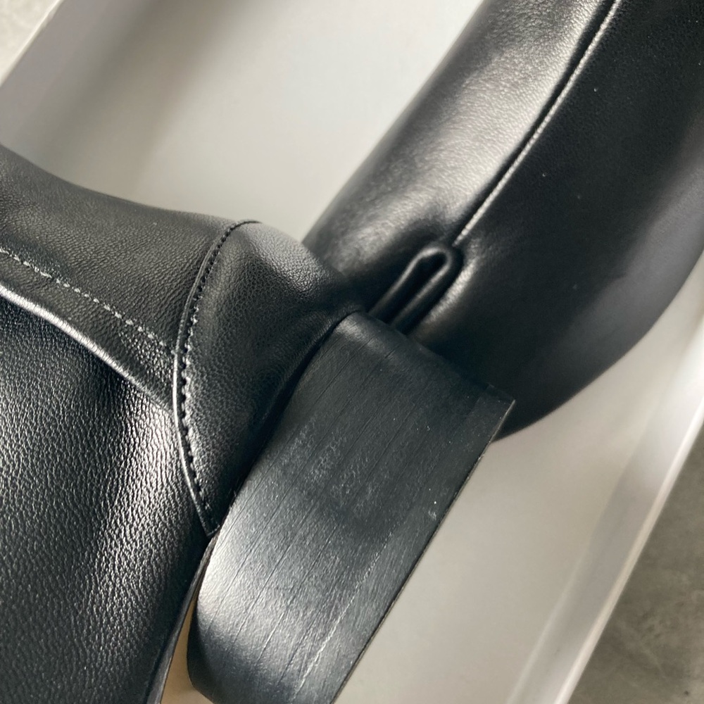 Elegant Black Leather Women's Boots - Picture 6 of 7